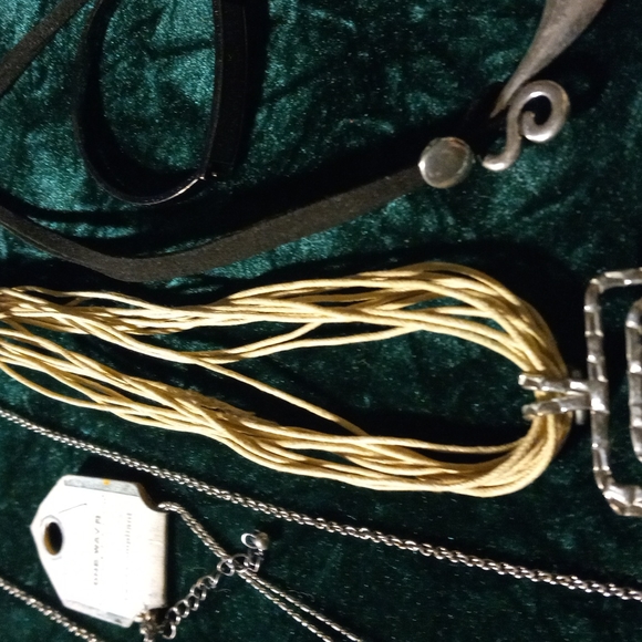 E-22 jewelry lot - Picture 5 of 7